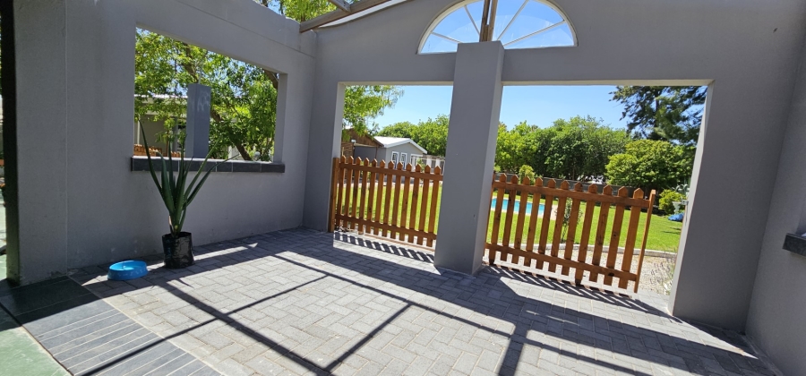 18 Bedroom Property for Sale in Hopefield Western Cape